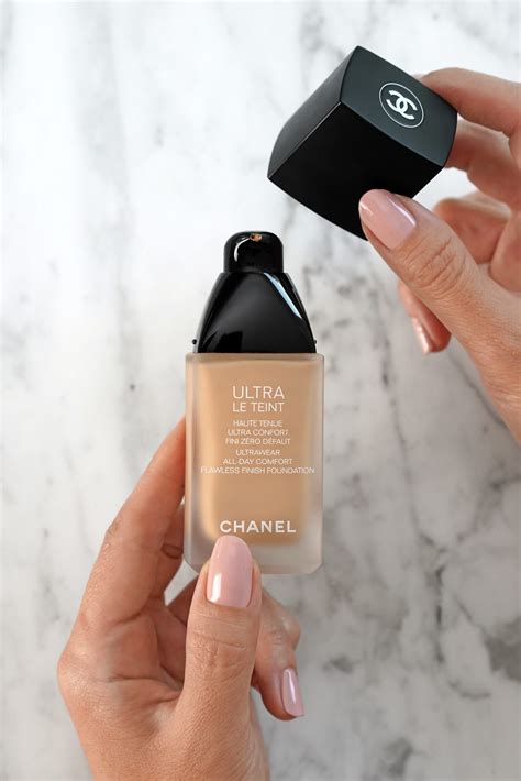 is chanel ultra le teint foundation water based